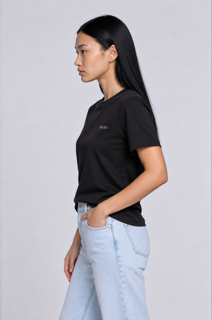 Black women T-shirts side 